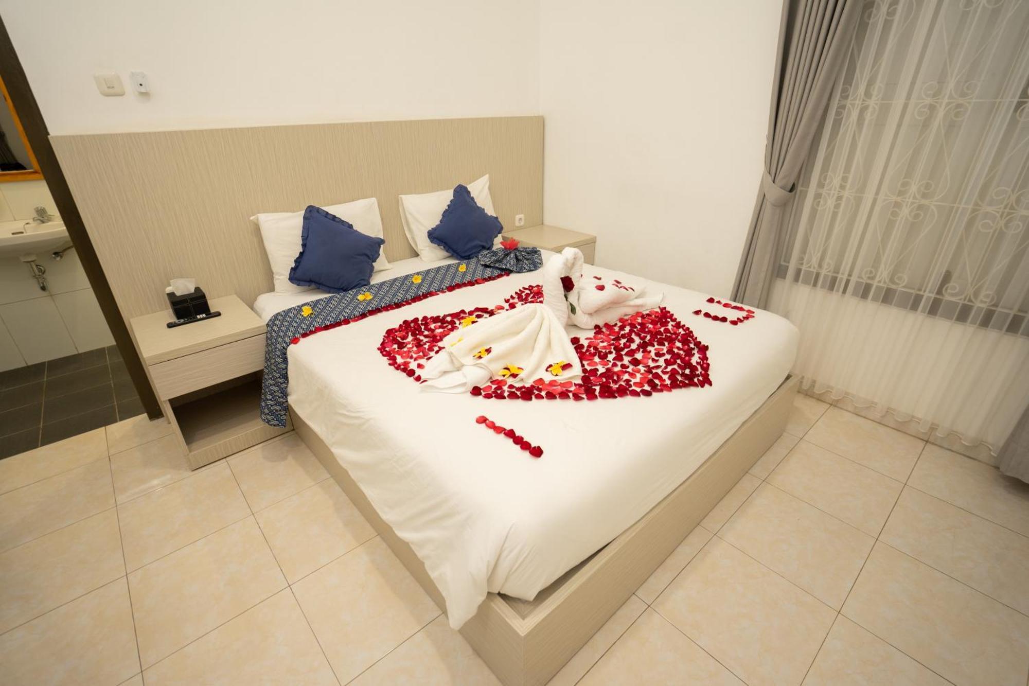 Yuwono Hotel & Villa Malioboro Jogjakarta Buitenkant foto