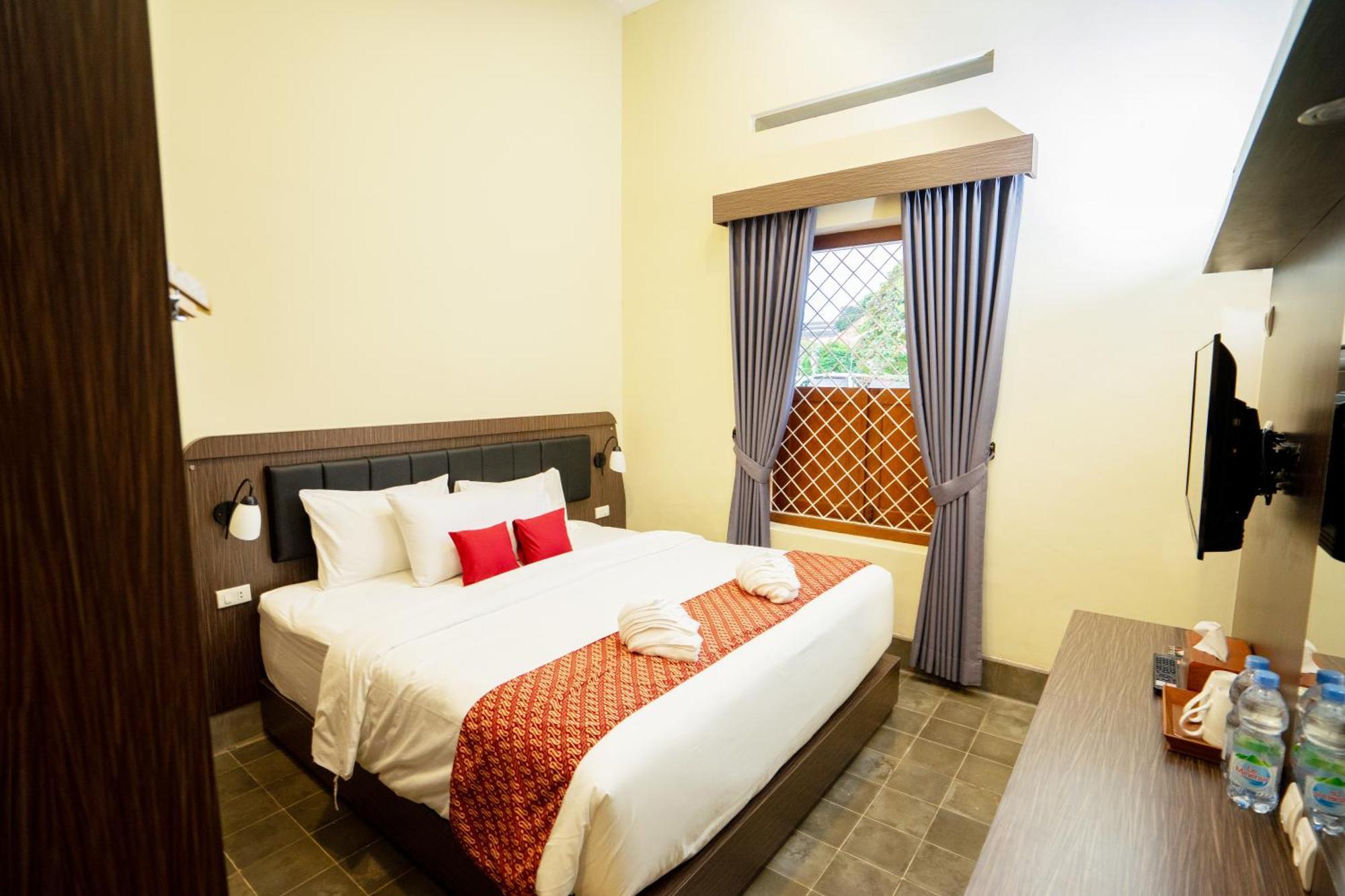 Yuwono Hotel & Villa Malioboro Jogjakarta Buitenkant foto