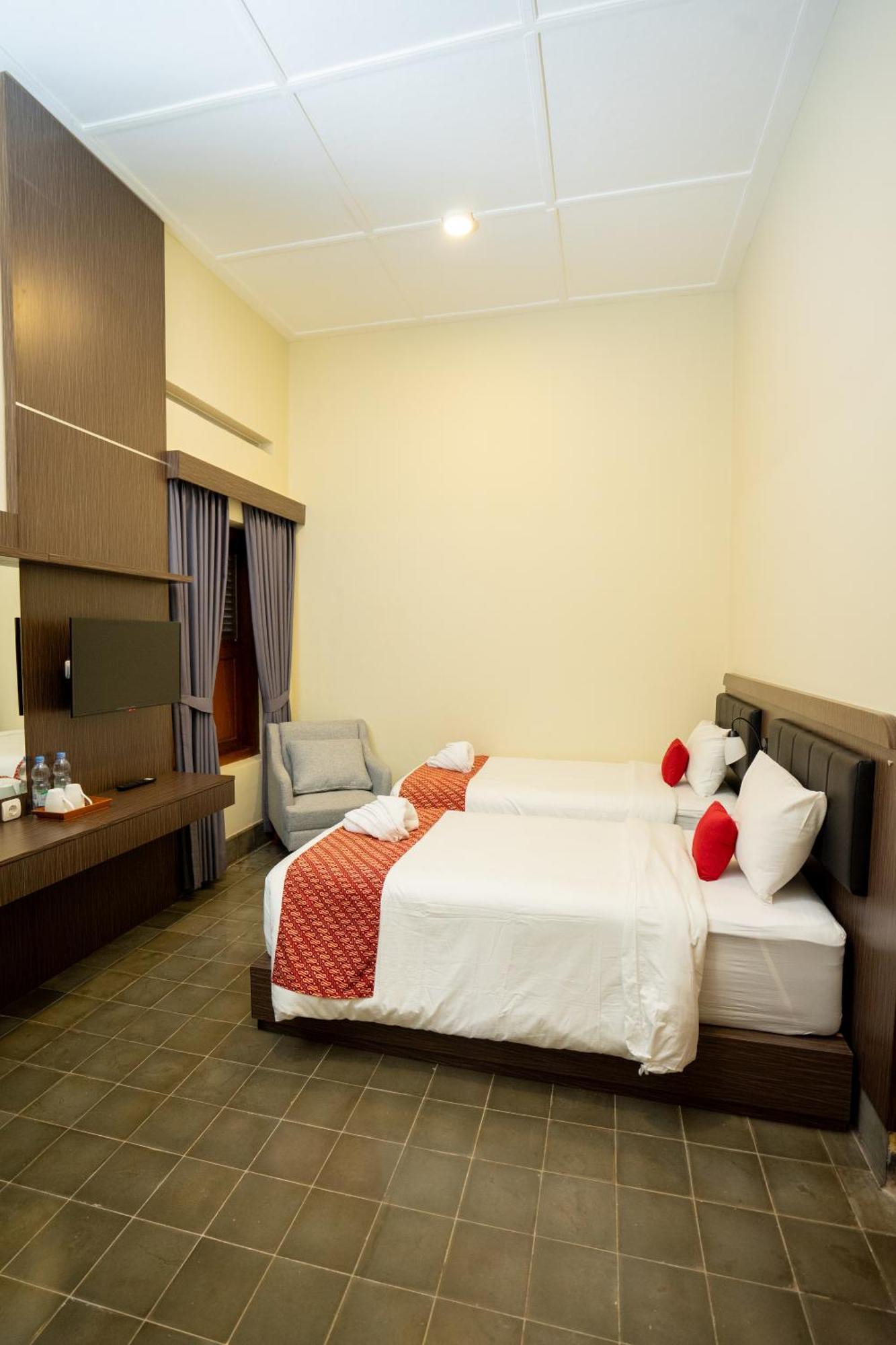 Yuwono Hotel & Villa Malioboro Jogjakarta Buitenkant foto