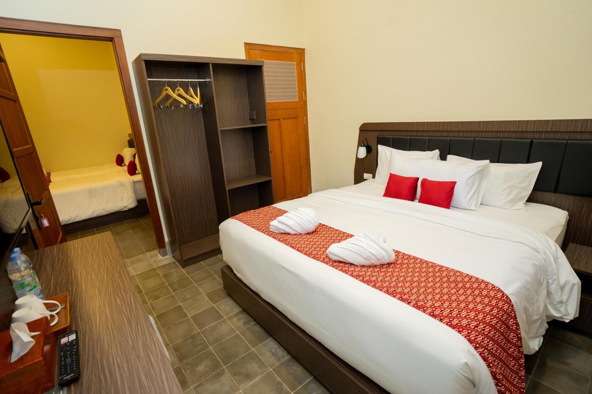 Yuwono Hotel & Villa Malioboro Jogjakarta Buitenkant foto